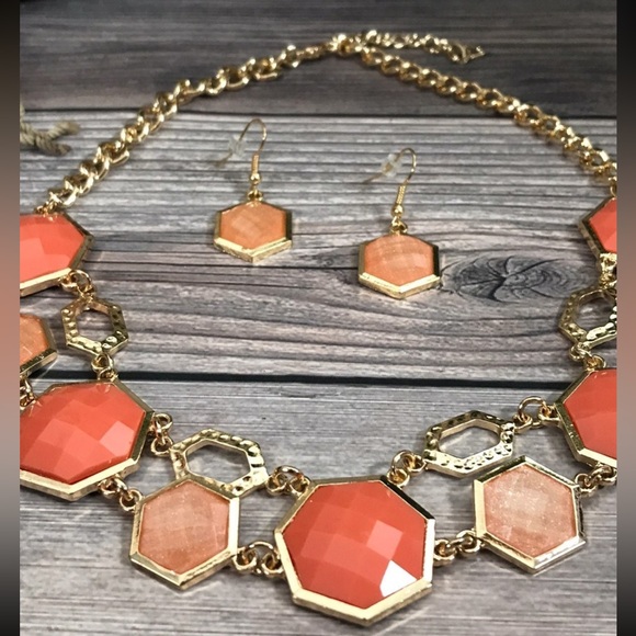 New 14K Gold Tone w Faux Coral Gemstones Statement Necklace & Earrings Set Gift - Picture 3 of 16